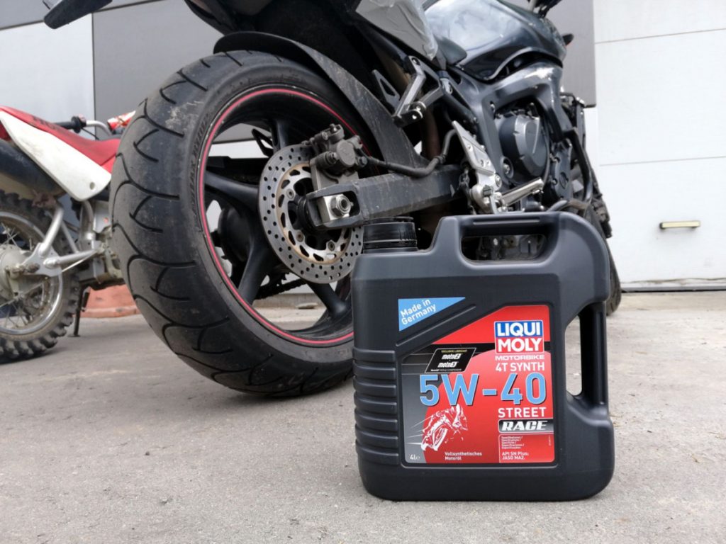 Как подобрать вилочное масло для мотоцикла?