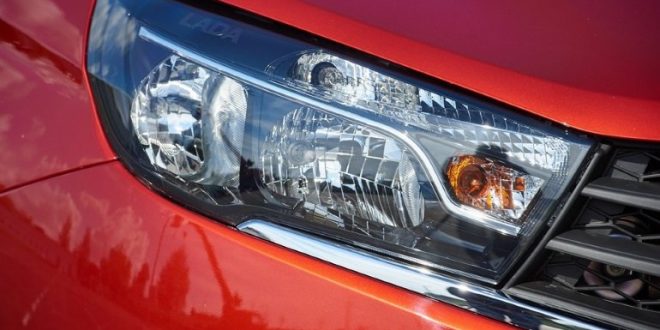 Как заменить лампочки в фаре Lada Xray