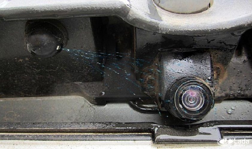Установка омывателя камеры заднего вида на автомобили Лада