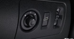 Установка дополнительной кнопки открывания багажника на Lada XRAY