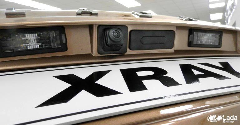 Установка камеры заднего вида на Lada XRAY