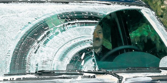 Полосы от дворников на стекле: как устранить проблему?