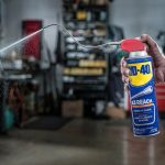 Зачем номера на авто смазывают WD-40?