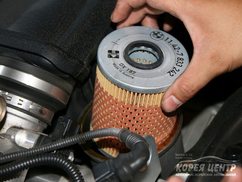 Как заменить масляной фильтр в автомобиле?