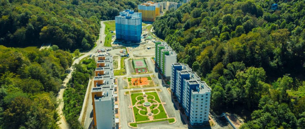 Купить квартиру в ЖК "Министерские озера" в городе Сочи.