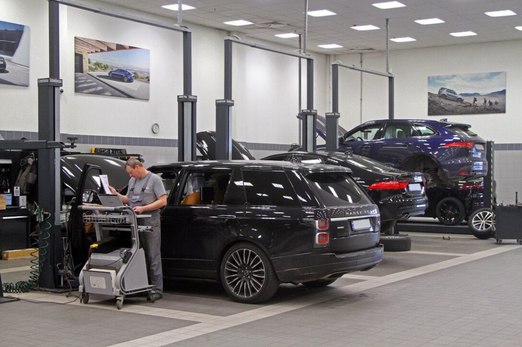 Специализированный центр Land Rover в Москве: все, что вам нужно знать о обслуживании вашего автомобиля.