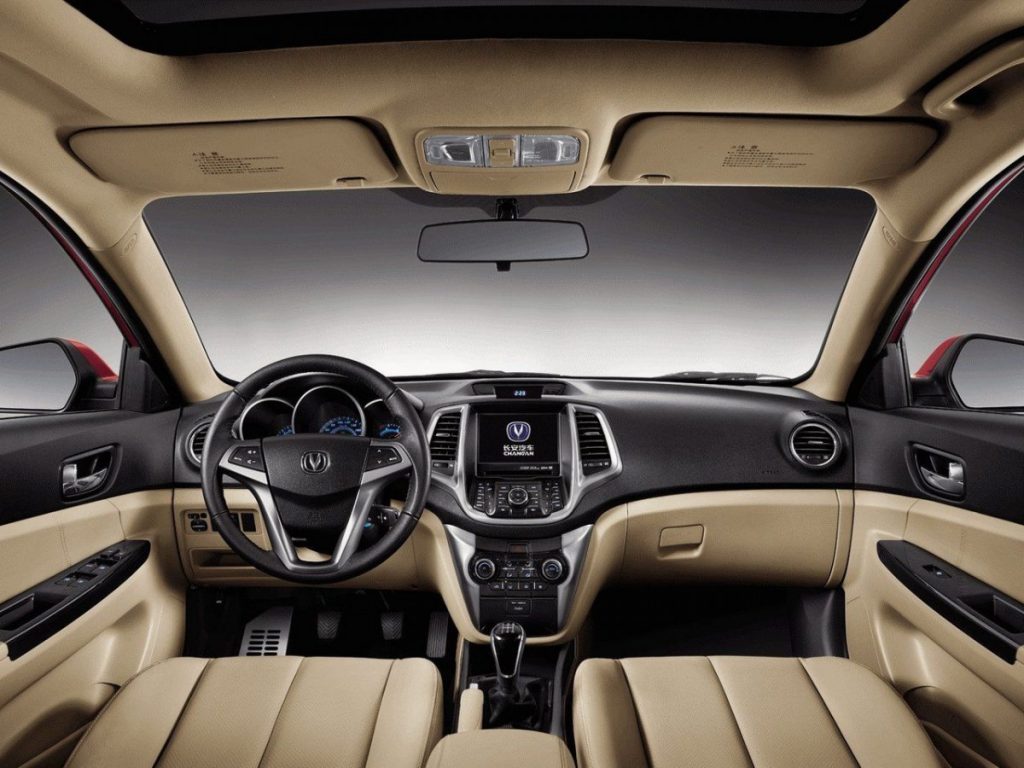 Автомобили Changan у официального дилера Максимум в Санкт-Петербурге