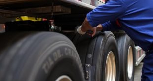 Срочная замена чулка полуприцепов: что делать, если защитный кожух порвался прямо на ходу