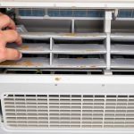 Осмотр испарителя кондиционера: плесень и запах