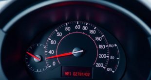 Проверка пробега: как выявить скрученный счётчик и не попасть в ловушку при покупке подержанного авто